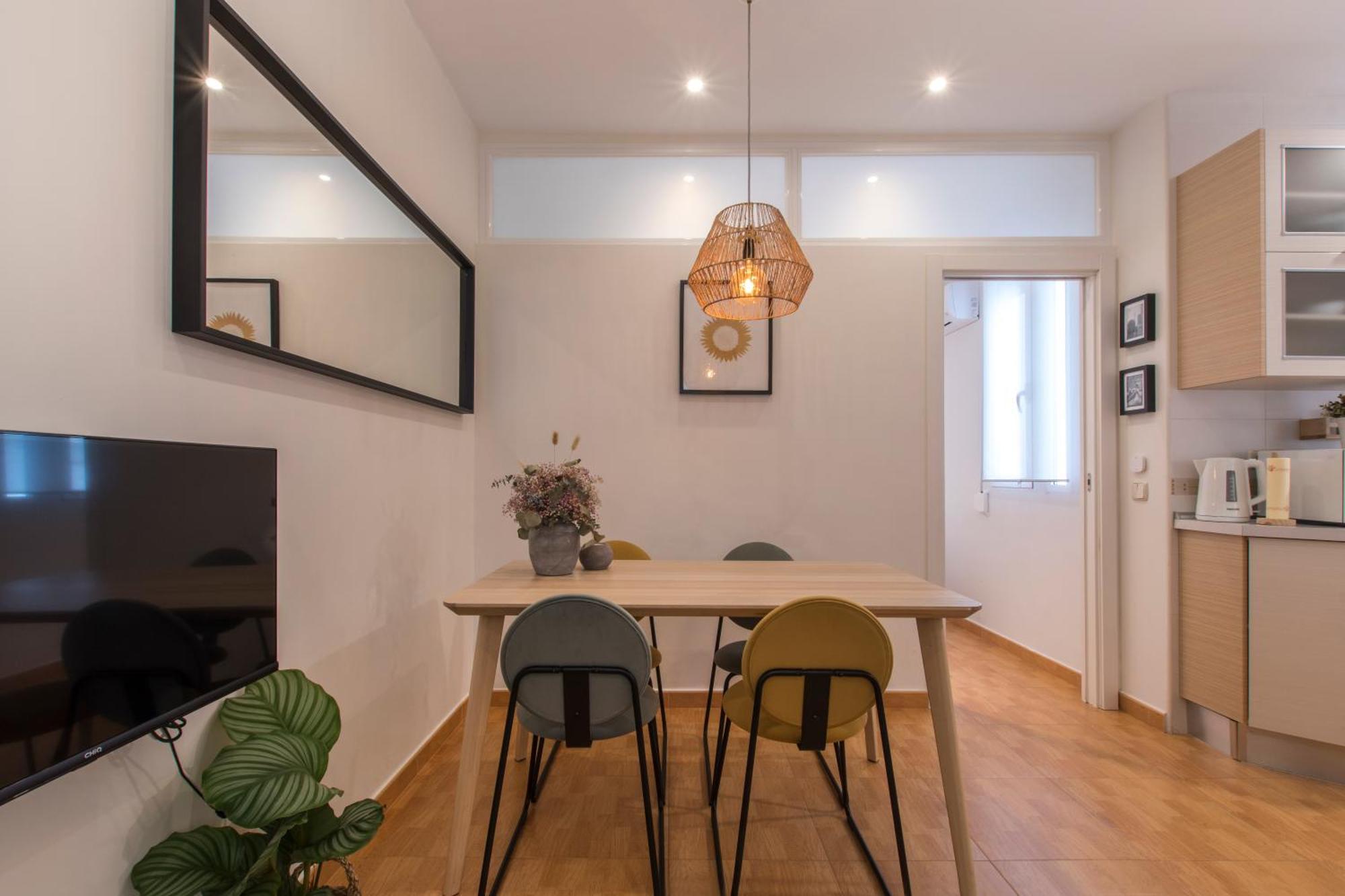 マドリードFee4Me. Elegant Flat A Few Minutes From Atocha.アパートメント エクステリア 写真